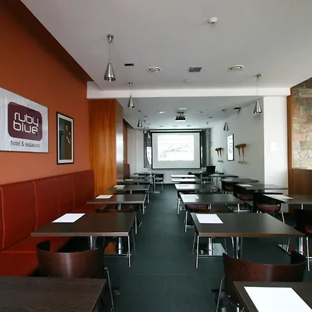 Ruby Blue Otel