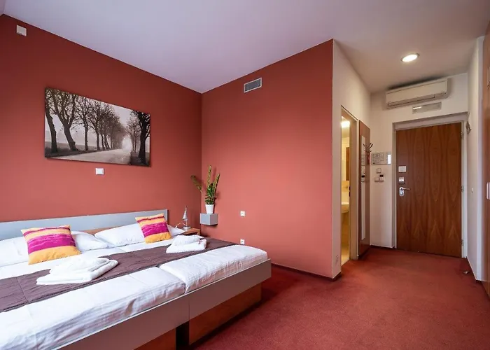 红宝石蓝光酒店